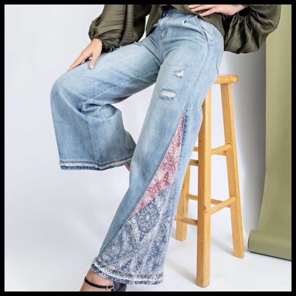 EASEL “I Got A Feeling” Light Denim Boyfriend Jeans Patchwork Details Flared Leg - Picture 13 of 14